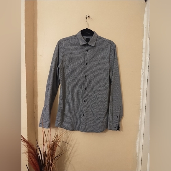 H&M Men's Geographic Button Down Dress Shirt Blue and White Size Small - Picture 1 of 8